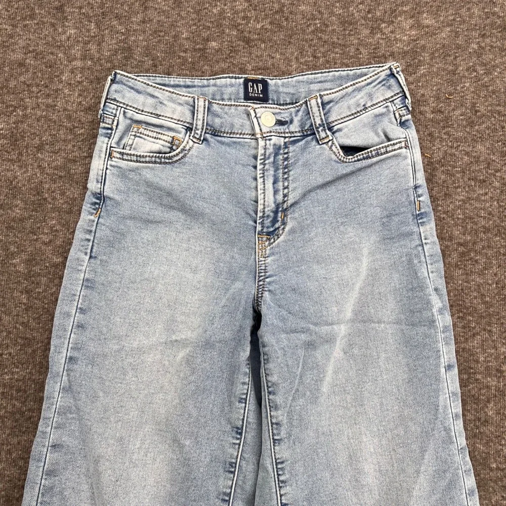 Gap Kids Light Wash Wide-Leg Ankle Sweatpant Jeans Size 12 Cropped Denim